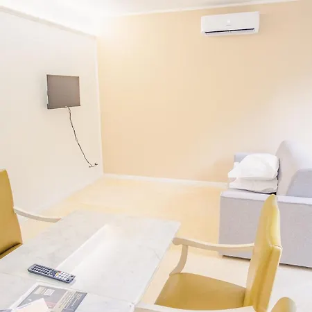 Relais Du Village - Italian Homing Apartment Desenzano del Garda