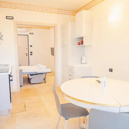 Relais Du Village - Italian Homing Apartment Desenzano del Garda