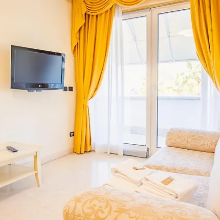 Relais Du Village - Italian Homing דסנזאנו דל גארדה