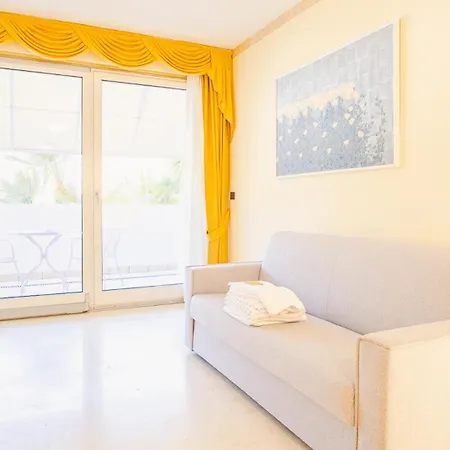 Relais Du Village - Italian Homing דירה דסנזאנו דל גארדה
