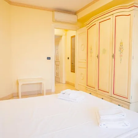 Relais Du Village - Italian Homing 公寓 代森扎诺-德尔加达