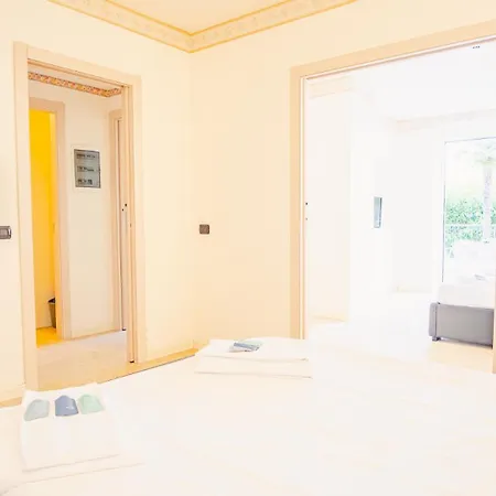 Daire Relais Du Village & Elite Desenzano del Garda