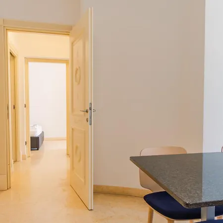 Relais Du Village - Italian Homing 代森扎诺-德尔加达